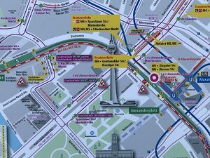 Photo by felix schwenzel in Alexanderplatz Berlin. Keine Fotobeschreibung verfügbar..