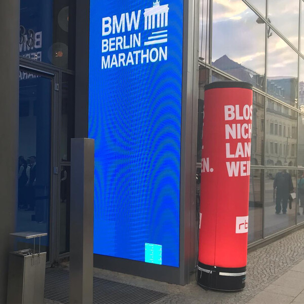 ei&shy;gent&shy;lich sym&shy;pa&shy;thisch: ir&shy;gend&shy;was ist bei der te&shy;le&shy;kom im&shy;mer ka&shy;putt. #glitch