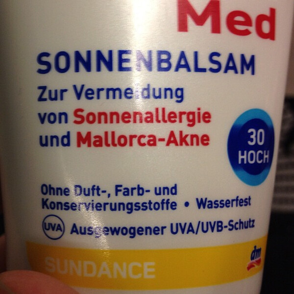 heisst das nicht ak&shy;ten&shy;ta&shy;schen-akne?