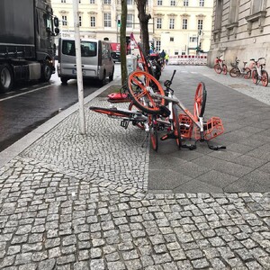 Photo by felix schwenzel in Baustelle Berliner Stadtschloss. Keine Fotobeschreibung verfügbar..