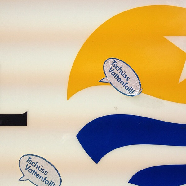 auf&shy;kle&shy;ber auf vat&shy;ten&shy;fall-logo
