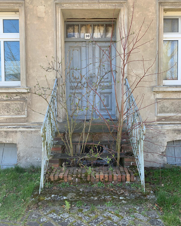 wenn ich mal ein haus be­sit­zen wür­de, möch­te ich auch so ei­nen ein­gang ha­ben. #veh­le­fanz