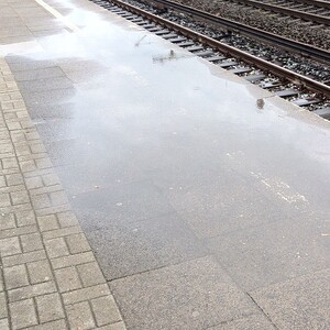 Photo by felix schwenzel in S-Bahnhof Thesdorf. Keine Fotobeschreibung verfügbar..