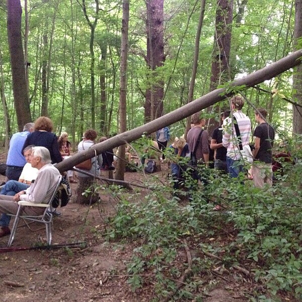 leu&shy;te im wald