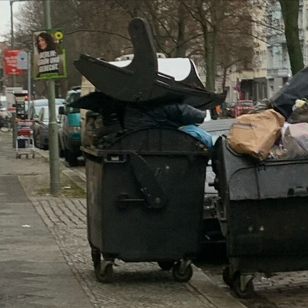 meta müll­ton­ne