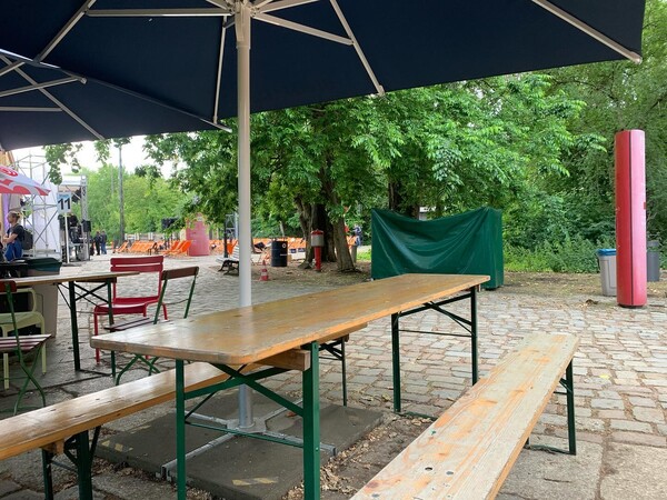 wie ur­laub, die #rp24 büh­ne 11.