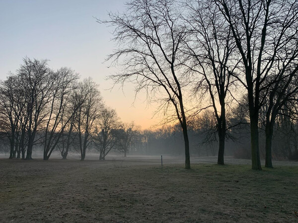 sch&ouml;n ne&shy;be&shy;lig (war es am mon&shy;tag fr&uuml;h)