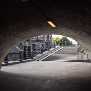 Photo by felix schwenzel in Liebknechtbrücke. Keine Fotobeschreibung verfügbar..