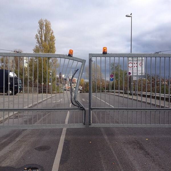 der un&shy;glaub&shy;li&shy;che hulk zu be&shy;such in moa&shy;bit.
