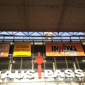 Photo by felix schwenzel in Rathaus Passagen Alexanderplatz. Keine Fotobeschreibung verfügbar..