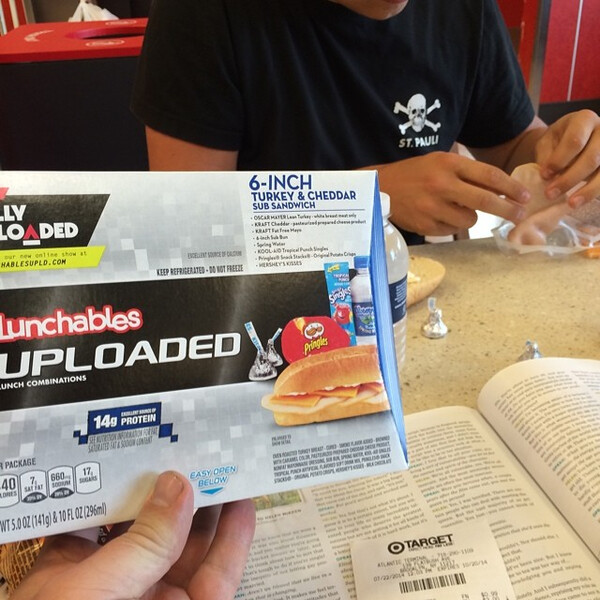 lunch with luncha&shy;bles