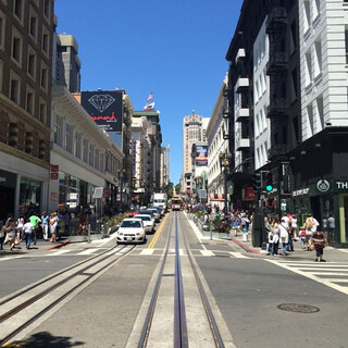 Photo by felix schwenzel in Powell And Hyde Street Cable Car. Keine Fotobeschreibung verfügbar..