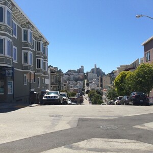 Photo by felix schwenzel in Lombard Street. Keine Fotobeschreibung verfügbar..