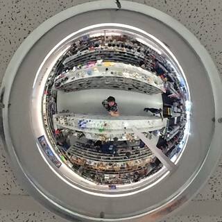 Photo by felix schwenzel in Goodwill with @diplix. Keine Fotobeschreibung verfügbar..