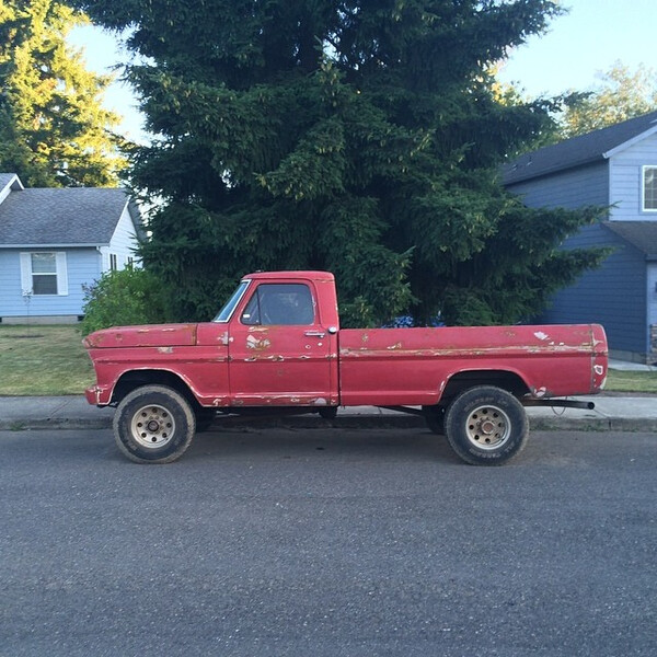 bro&shy;ken truck.