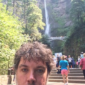 Photo by felix schwenzel in Multnomah Falls. Keine Fotobeschreibung verfügbar..