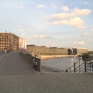 Photo by felix schwenzel in Spree Berlin am Hauptbahnhof. Keine Fotobeschreibung verfügbar..
