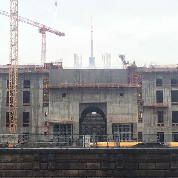 man kann ei&shy;gent&shy;lich nur hof&shy;fen, dass das #stadt&shy;schloss so bleibt. #be&shy;ton #roh&shy;bau #ber&shy;lin #skrwt